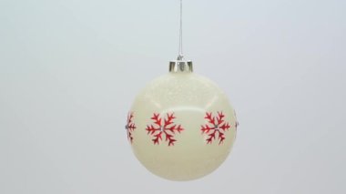 bej renkli cam Noel süs kırmızı kar taneleri fullhd 1080p ile