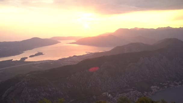로벤 산에서 해 가질 때 만 의경 치 — 비디오