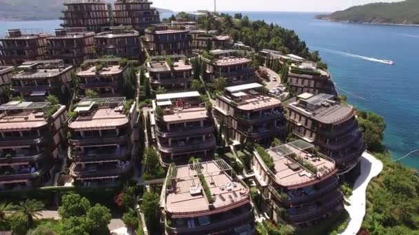 Zavala schiereiland met Dukley hotel aan zee — Stockvideo