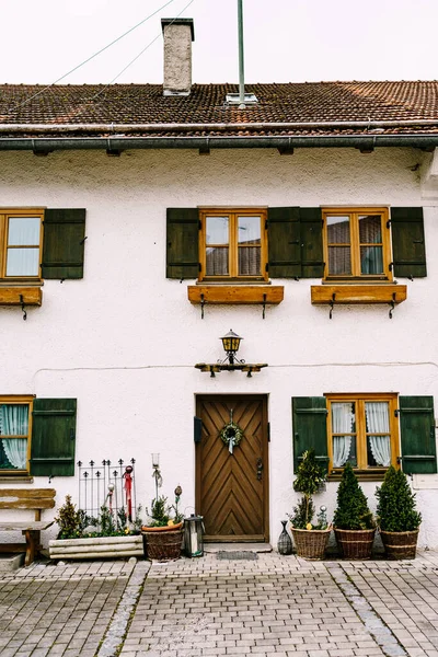 Beautiful facade of a house in the village of Oberammergau. Germany — Stock Photo, Image