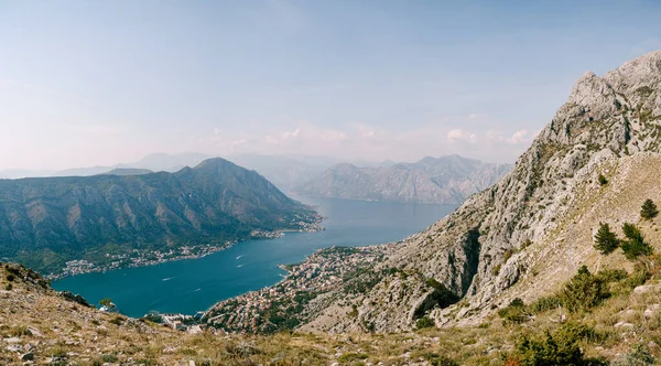 Eski şehir Kotor 'daki Lovcen Dağı' ndan manzara