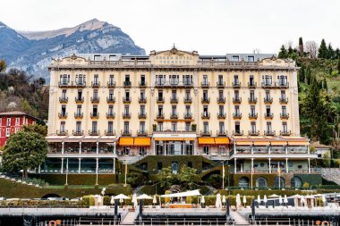 Como Gölü 'nden Grand Hotel Tremezzo manzarası. İtalya