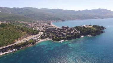 Budva sahilindeki Dukley Oteli