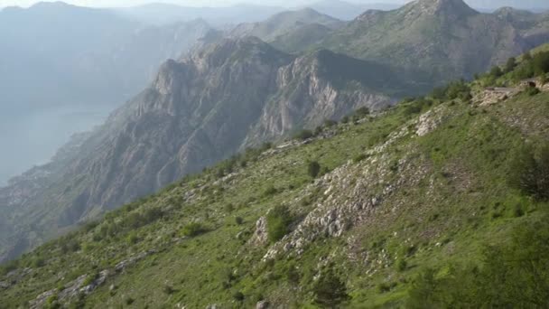 ロヴェン山からの緑の山々の眺め — ストック動画
