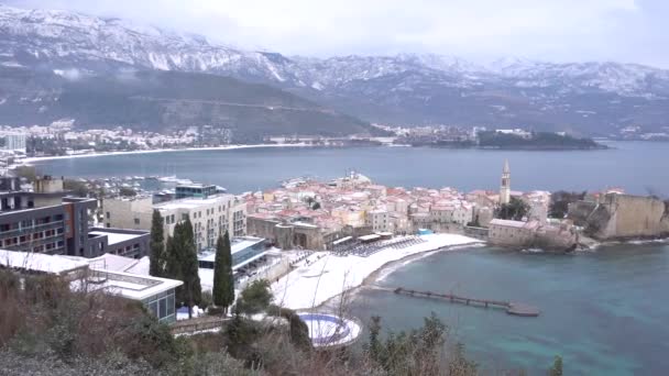 Vista panoramica del centro storico di Budva in inverno — Video Stock