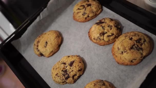 Pregătite prăjiturile de ciocolată americane sunt pe masă — Videoclip de stoc