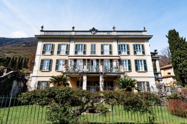 Güzel bahçesi olan lüks bir villa. Como, İtalya