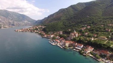 Prcanj yakınlarındaki yatlar için Marina. Karadağ. İHA