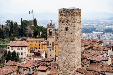 Citta Alta 'daki Gombito Kulesi. Bergamo, İtalya