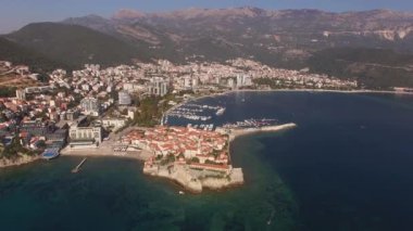 Budva tatil köyü. Hava görünümü