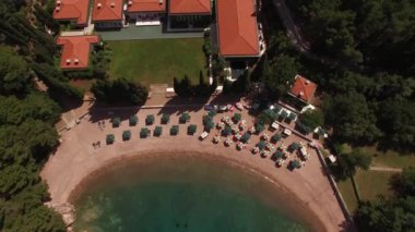 Yeşillikli, Milocer Villa yakınlarında Queens Plajı