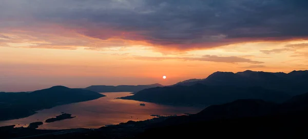 View from Mount Lovcen to the red sunset over the Bay of Kotor — Stock Photo, Image