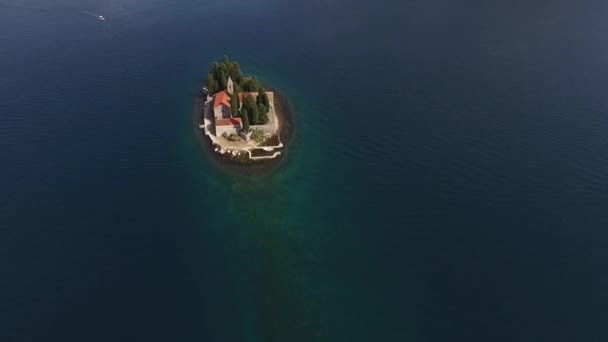 Vista aérea de la isla de San Jorge. Perast, Montenegro — Vídeos de Stock