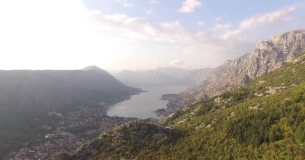 Vue du mont Lovcen sur les montagnes voisines et la baie de Kotor — Video