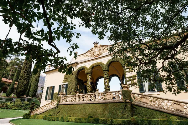 Porticato coperto d'edera di Villa Balbianello. Lago di Como, Italia — Foto Stock