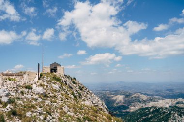Lovcen Dağı 'ndaki Njegos mozolesi. Karadağ