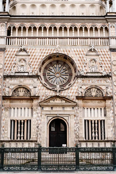 Basiliek van Santa Maria Maggiore. Bergamo — Stockfoto