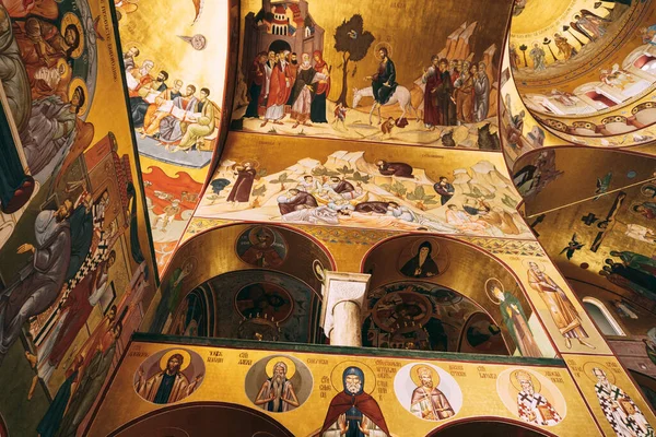 Frescoes with biblical scenes inside the Cathedral of the Resurrection of Christ in Podgorica — Stock Fotó