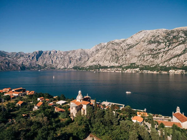 Old building of the Church of the Nativity of the Virgin in Prcanj on the shore of the Kotor Bay — 스톡 사진