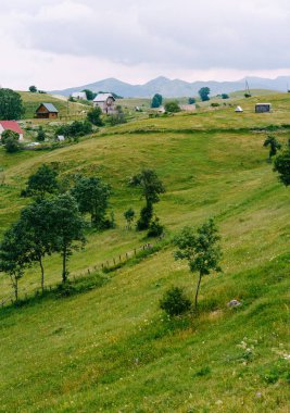 Kuzey Karadağ 'ın dağlık kesimindeki dağ köyü