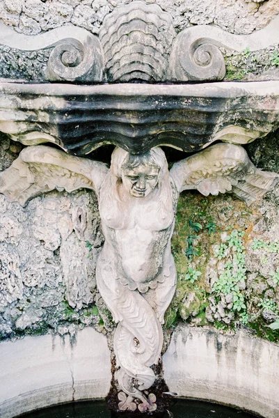 Escultura Piedra Una Sirena Fuente Primer Plano Foto Alta Calidad — Foto de Stock