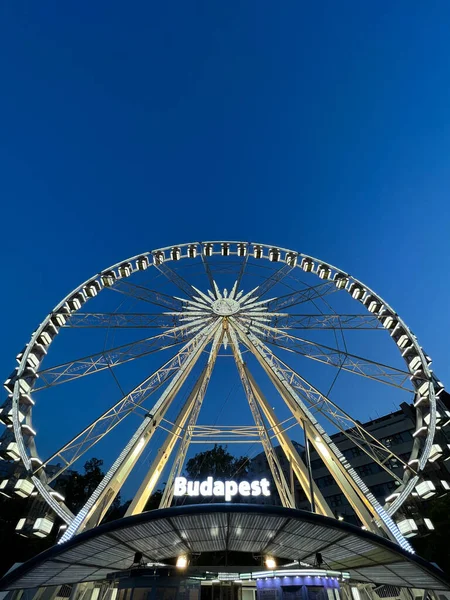 Riesenrad Vor Dem Hintergrund Des Abendhimmels Bildunterschrift Budapest Hochwertiges Foto — Stockfoto