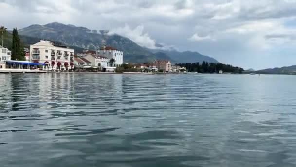 Vedere Mare Coasta Golfului Kotor Poalele Munților Muntenegru Imagini Fullhd — Videoclip de stoc