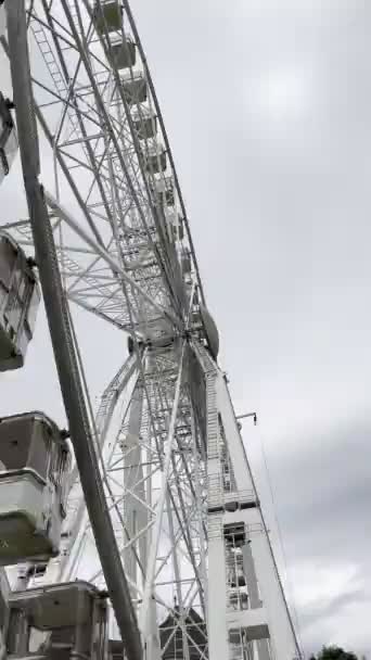 Cabins Rotating Ferris Wheel Budapest Hungary High Quality Footage — Stockvideo