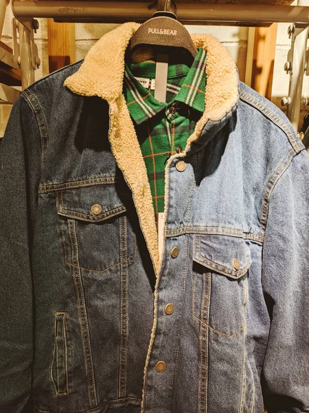 Denim Jacket Faux Fur Hanging Green Shirt Hanger High Quality — Fotografia de Stock