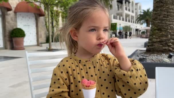 Little Girl Eats Ice Cream Spatula Street Cafe High Quality — Wideo stockowe