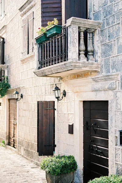 Facade Old Stone Building Balconies Shutters Windows Montenegro High Quality — Foto Stock