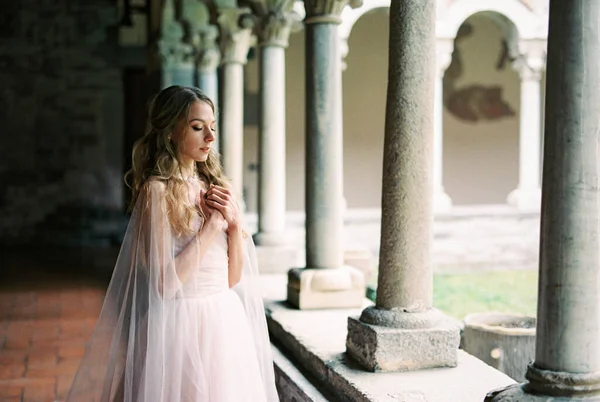 Bride Her Hands Clasped Prayer Terrace Old Villa High Quality — 스톡 사진