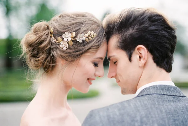 Smiling Bride Touches Groom Forehead Her Forehead Portrait High Quality — Stock Fotó