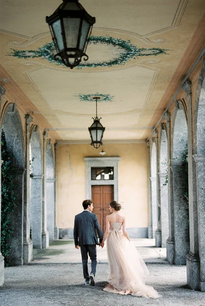 Bride Groom Walk Holding Hands Terrace Old Villa Back View —  Fotos de Stock