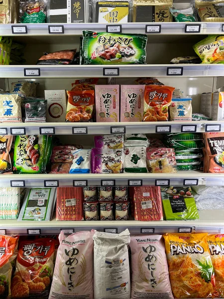 Japanese Food Packages Shelves Supermarket High Quality Photo — Zdjęcie stockowe