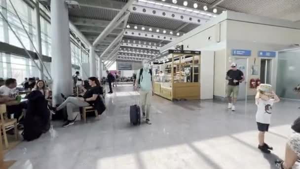 Airport Waiting Area Seated Standing Passengers High Quality Footage — Stock Video