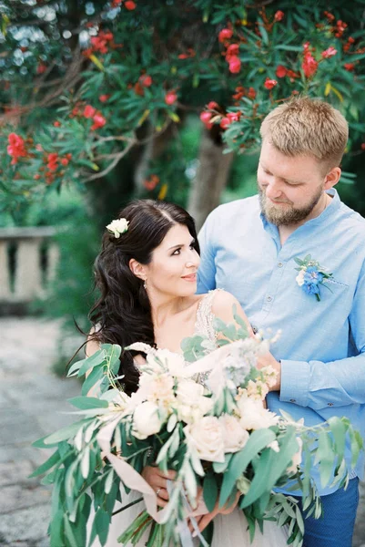 Groom Hugs Shoulders Smiling Bride Who Turned Her Head Him — Photo