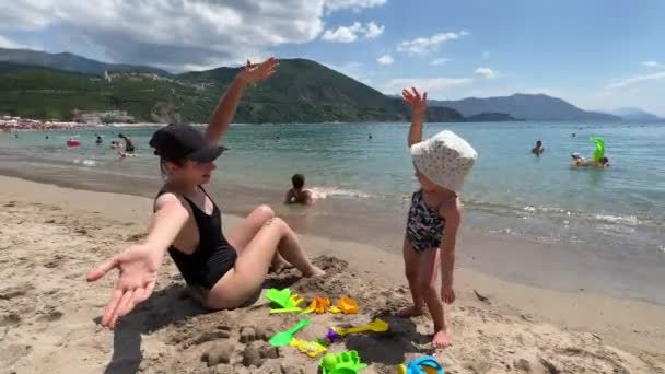 Mother Daughter Play Each Other Have Fun Beach High Quality — Stockvideo
