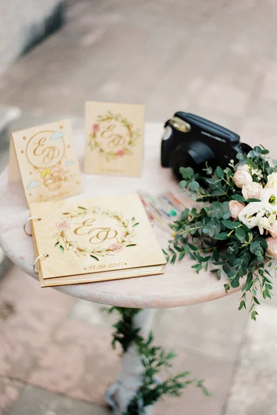 Wedding Album Cards Flowers Stands Table High Quality Photo — Stok Foto