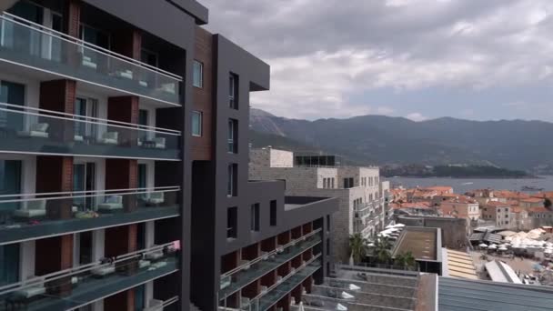 Hotel Moderno Costa Perast Com Vista Para Mar Montanhas Imagens — Vídeo de Stock