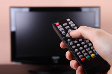 Uzaktan kumanda ile TV dönüm