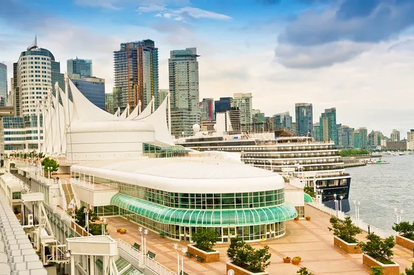 Haven vancouver en stad de skyline — Stockfoto