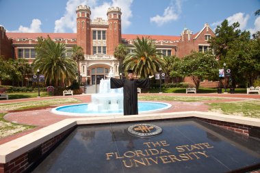 Florida Eyalet Üniversitesi mezunu