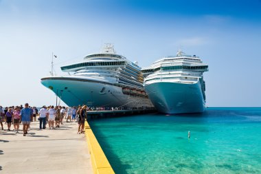 Grand turk, Türkler & Kaikos Adaları