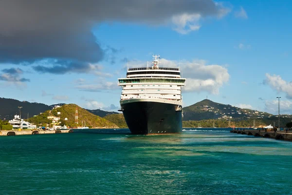 Nave da crociera a St. Thomas — Foto Stock