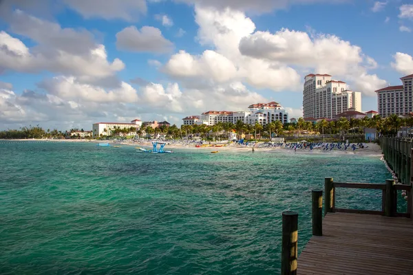 Nassau Bahamas Fevereiro 2018 Turistas Hóspedes Hotel Relaxando Praia Mar — Fotografia de Stock