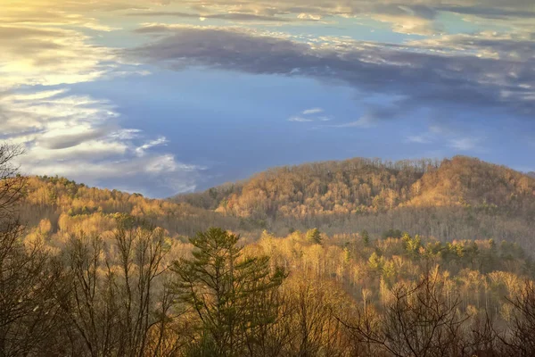 Warm Golden Colors Set Blue Ridge Mountains End Day — Stok fotoğraf