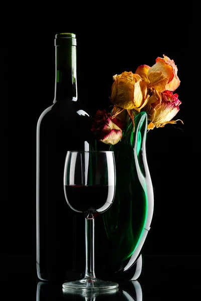 葡萄酒瓶与花瓶 — 图库照片