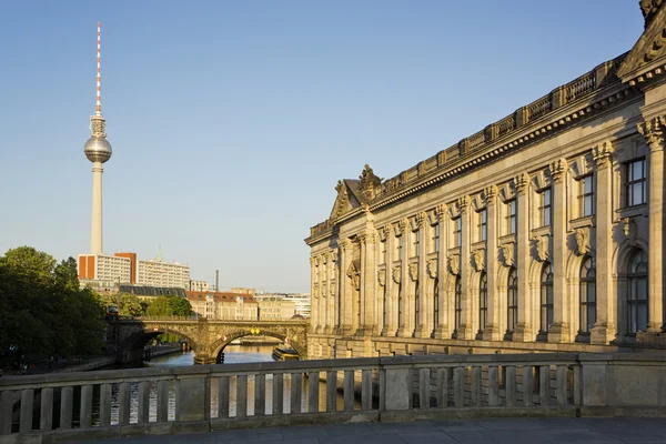bode Müzesi, tv Kulesi ve spree Nehri