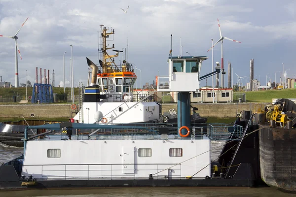 Empuje barco y barcaza — Foto de Stock